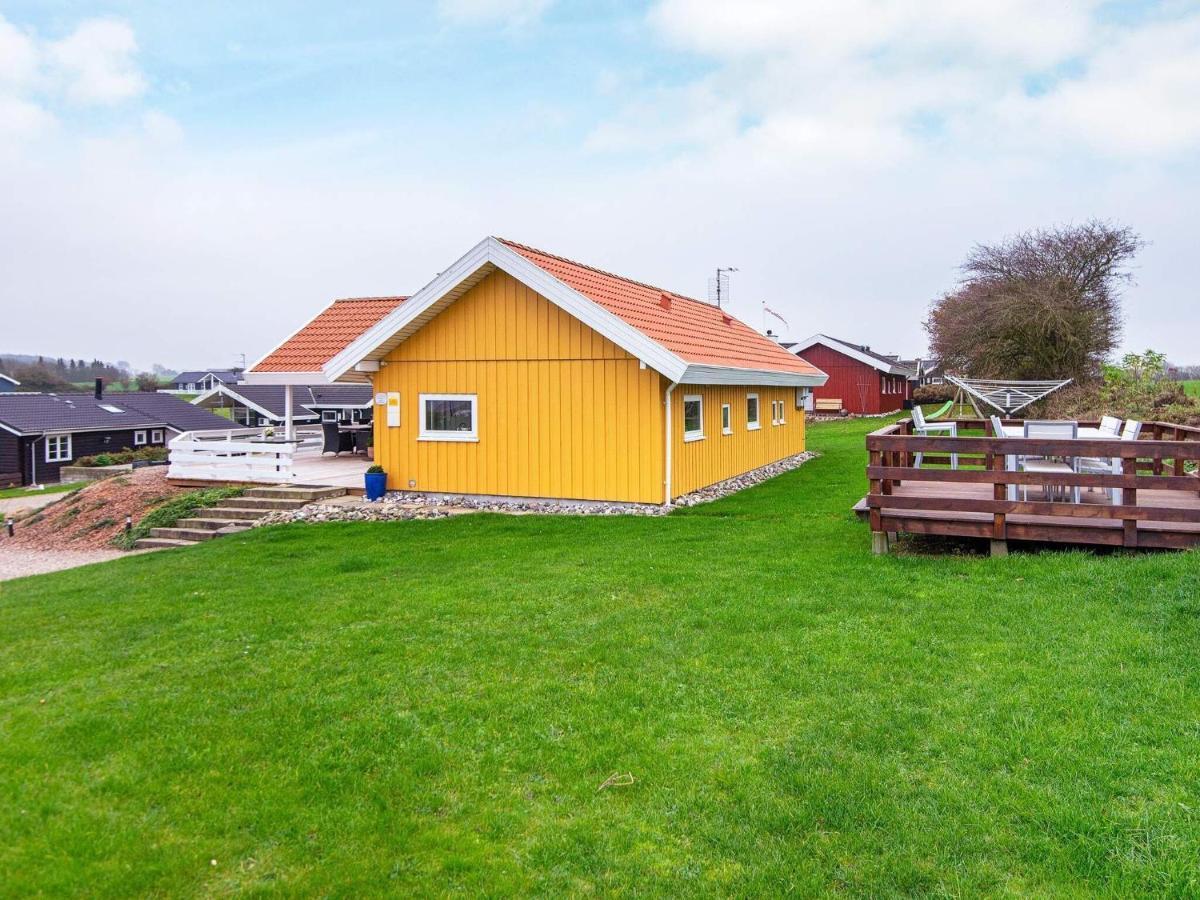 8 Person Holiday Home In Нордборг Номер фото